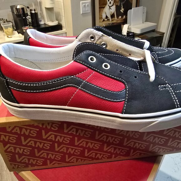 Vans Men UA Sk8-Low Leather Black VN0A4UUK2S11 Chili Pepper Size 11 NEW - Picture 1 of 11